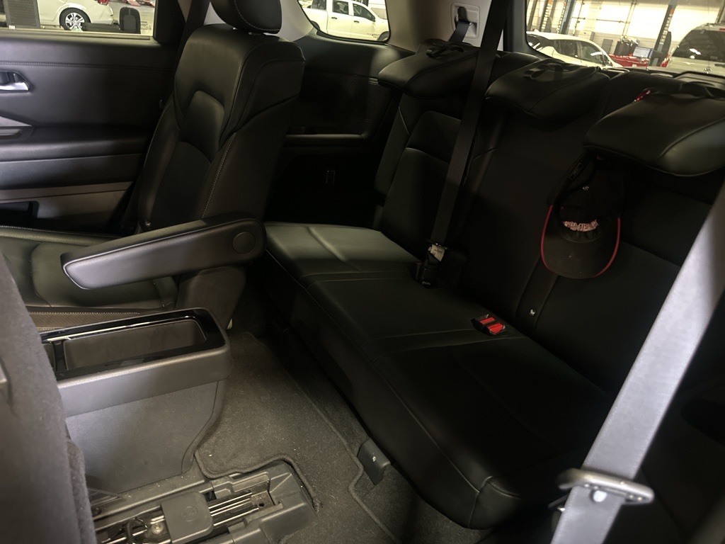 2022 Nissan Pathfinder SL photo 9