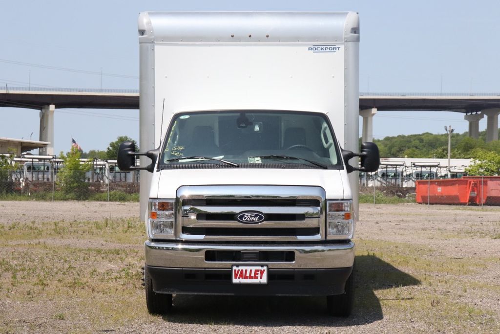 2026 Ford E-450 photo 2