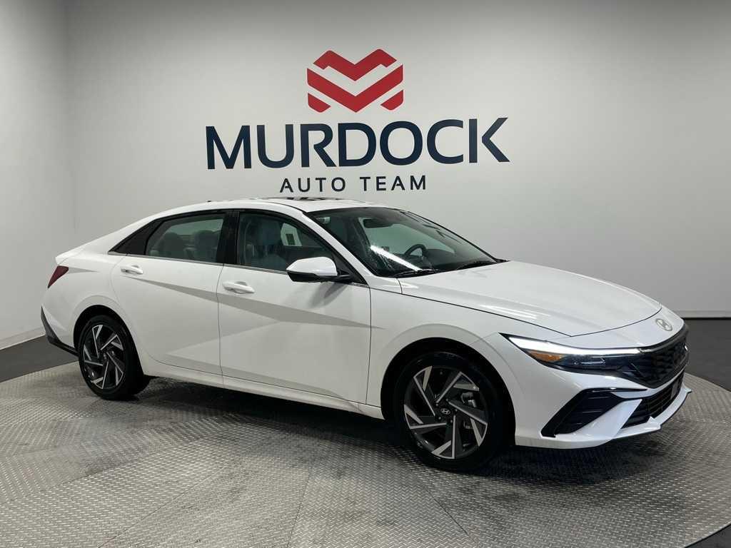 2025 Hyundai Elantra Limited's photo