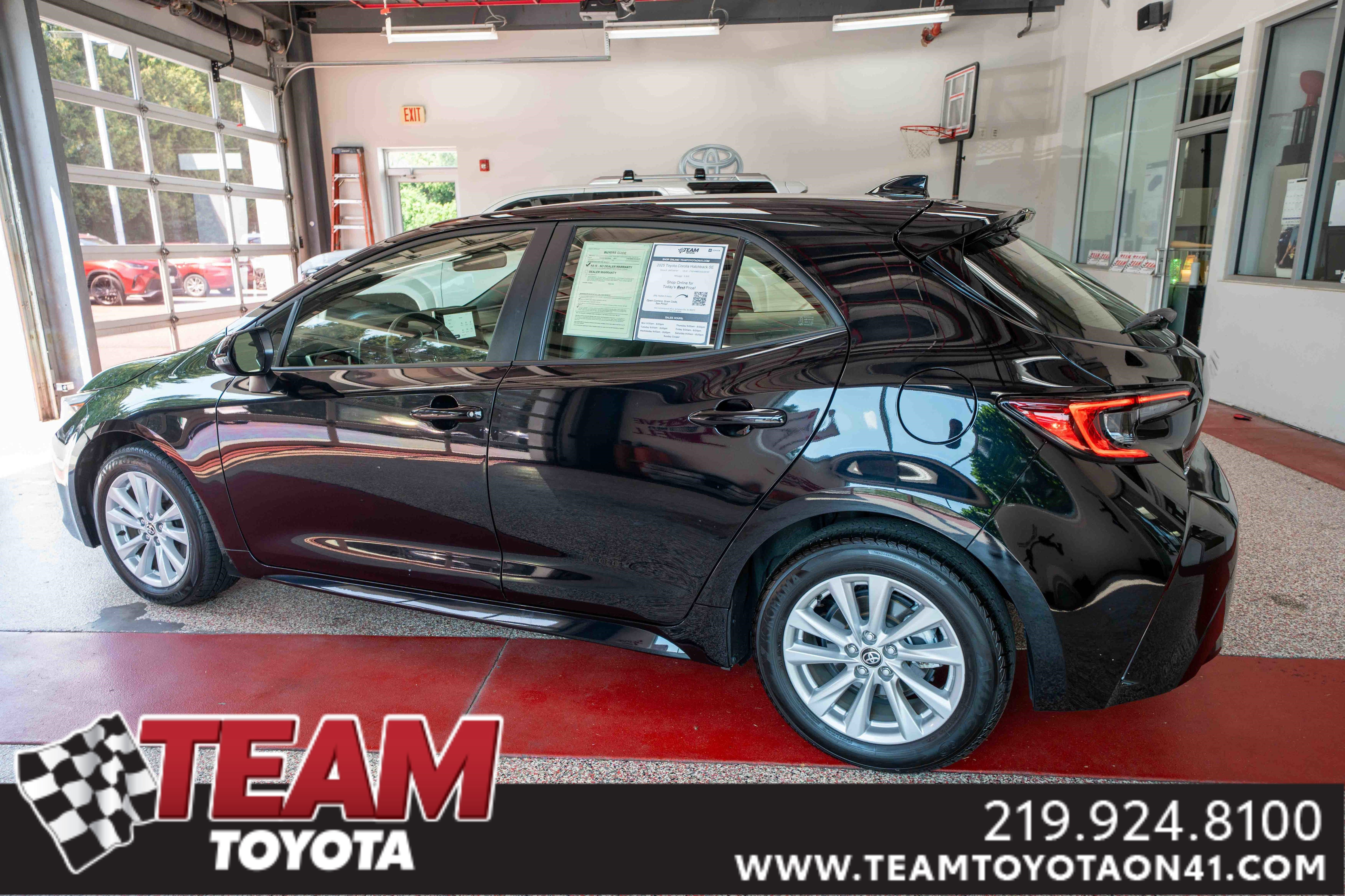 Used 2025 Toyota Corolla Hatchback SE with VIN JTND4MBE2S3236197 for sale in Northfield, Minnesota