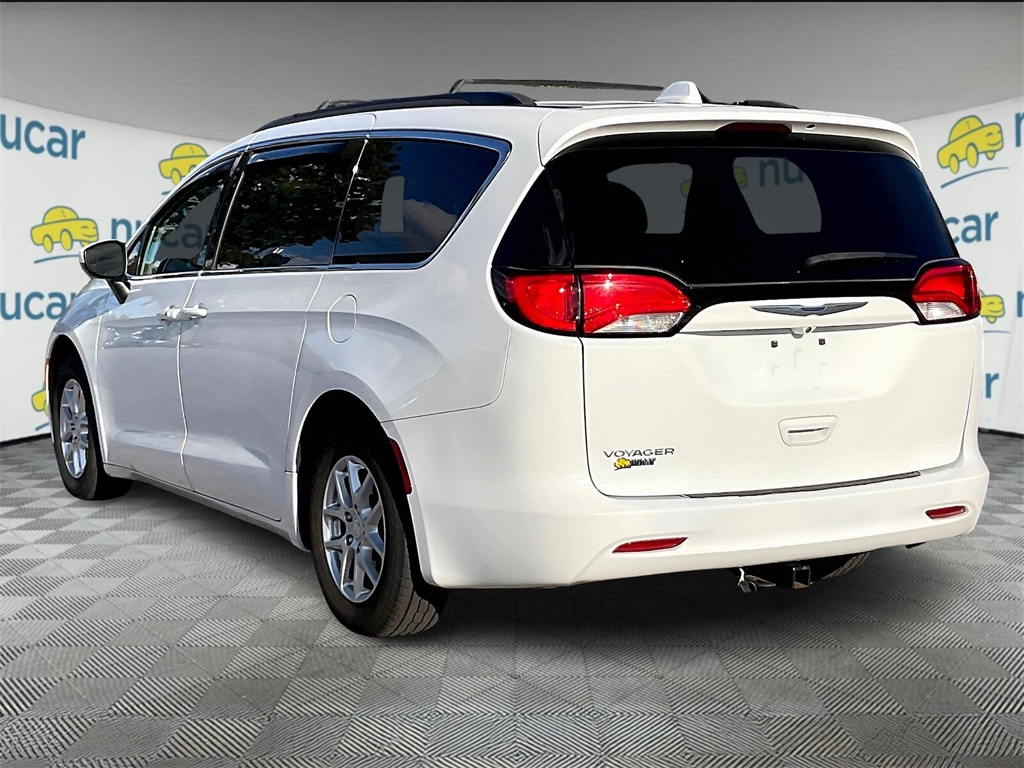 2020 Chrysler Voyager LXi photo 4
