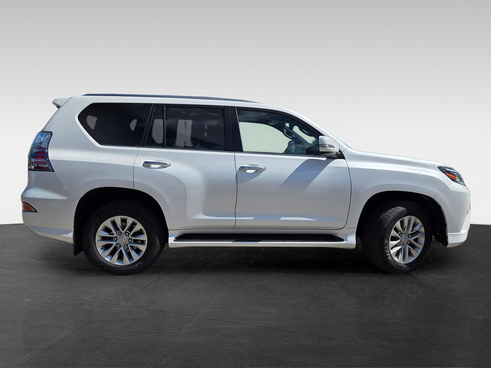 2021 Lexus GX 460 Premium photo 2