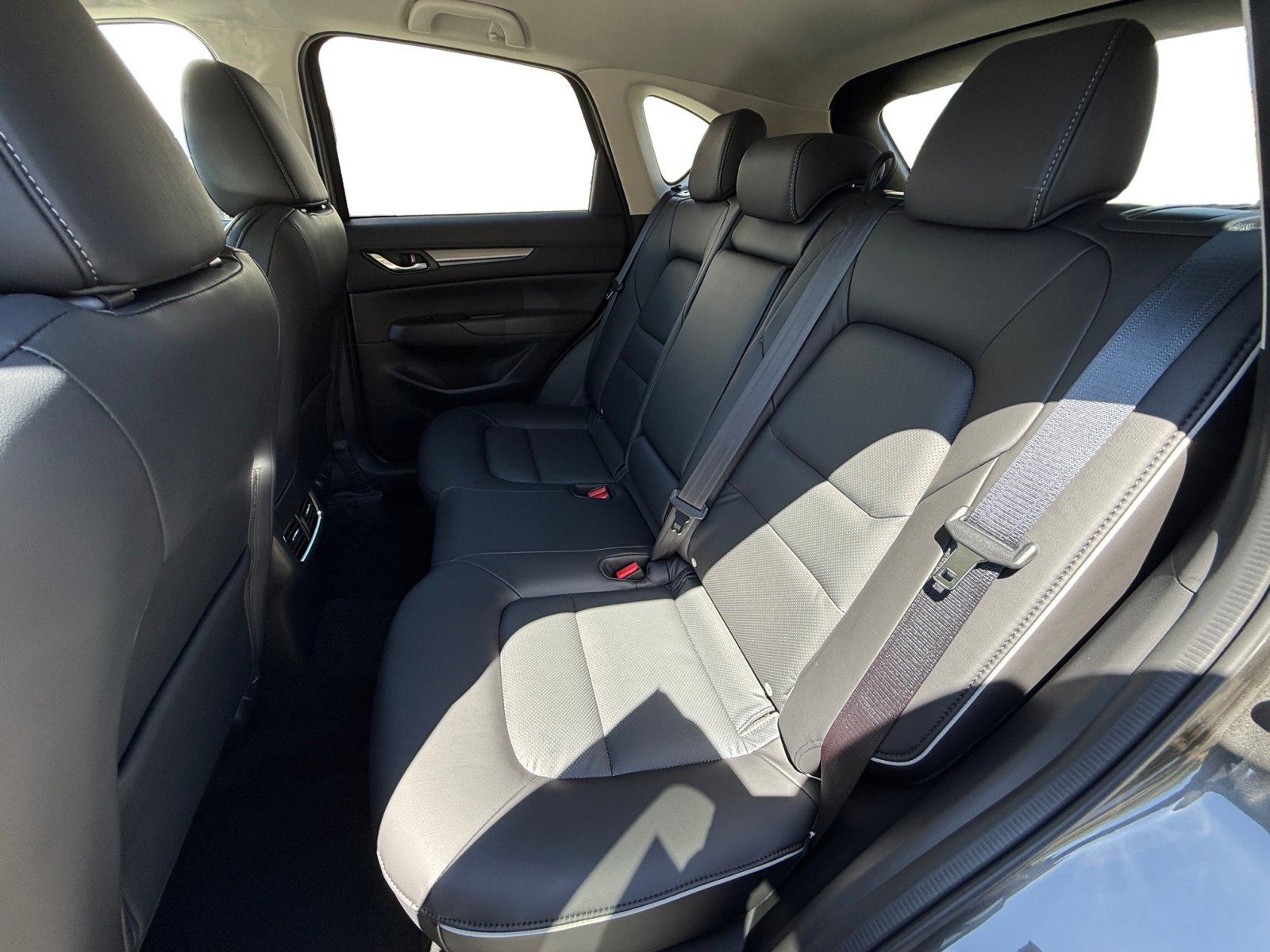 2025 Mazda CX-5 2.5 Select photo 16