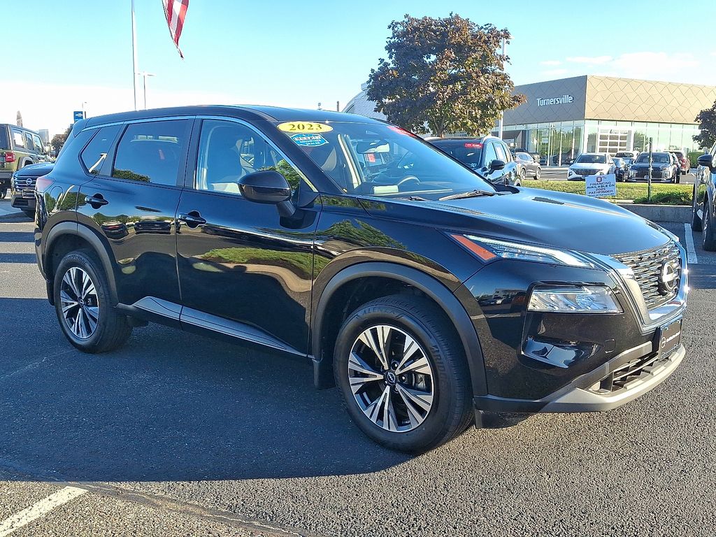 2023 Nissan Rogue SV photo 3