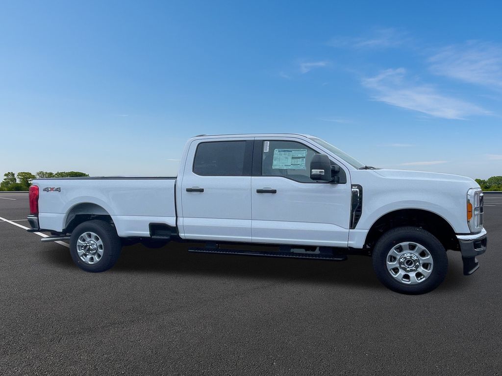 2023 Ford F-350 photo 4