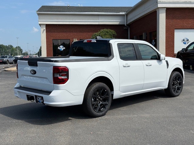 2025 Ford Maverick photo 3