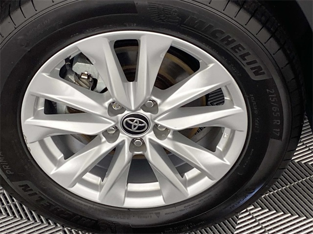 2023 Toyota Corolla Cross LE photo 23