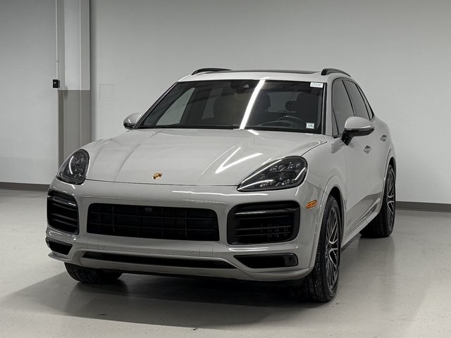 2022 Porsche Cayenne GTS's photo