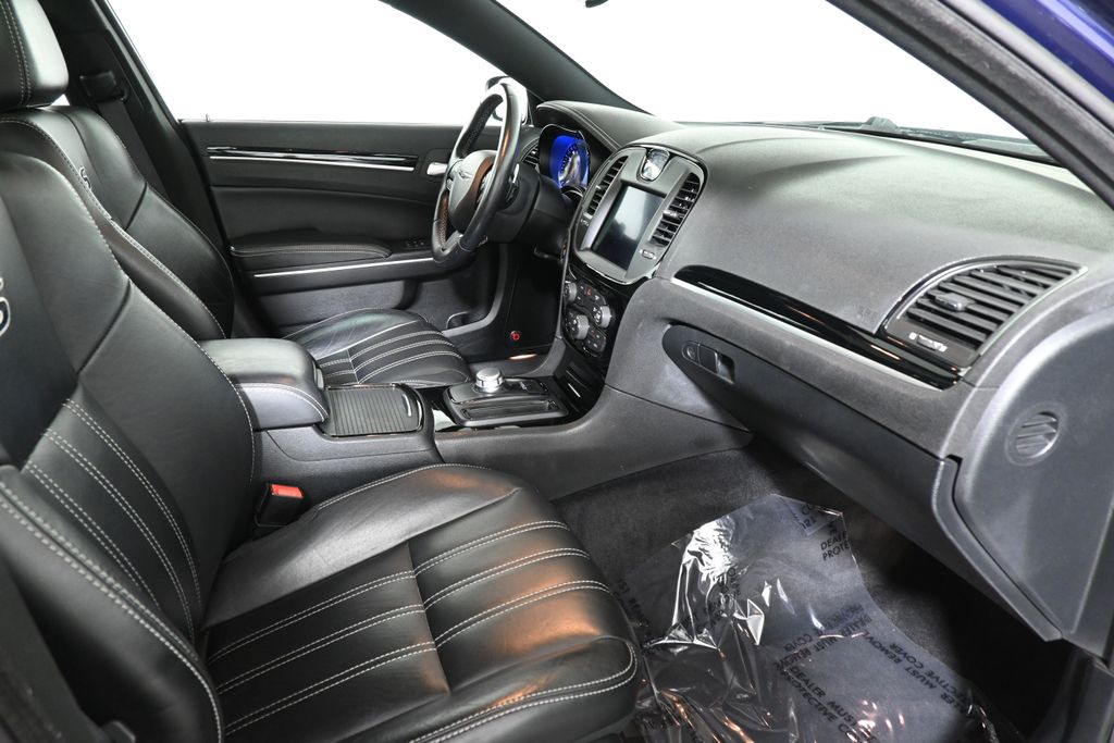 2017 Chrysler 300 S photo 26
