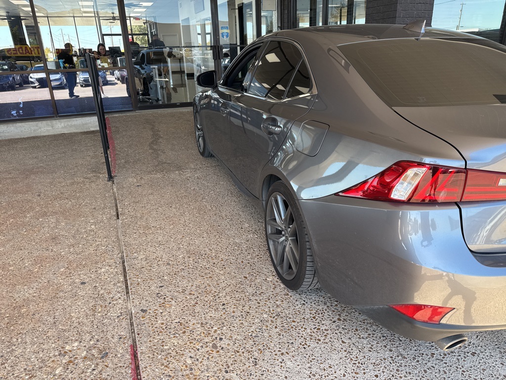 2016 Lexus IS 200t photo 3