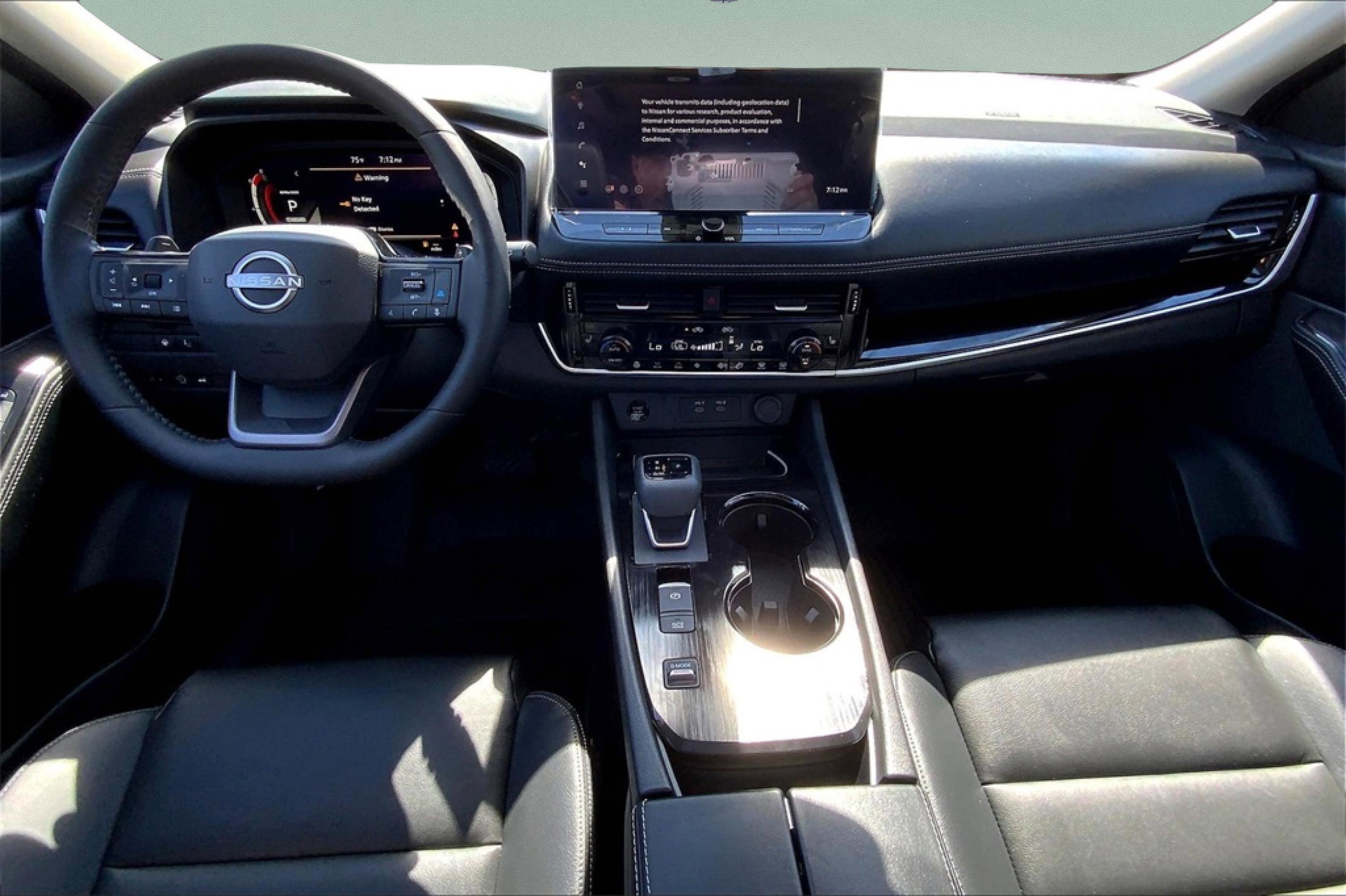 2025 Nissan Rogue SL photo 5