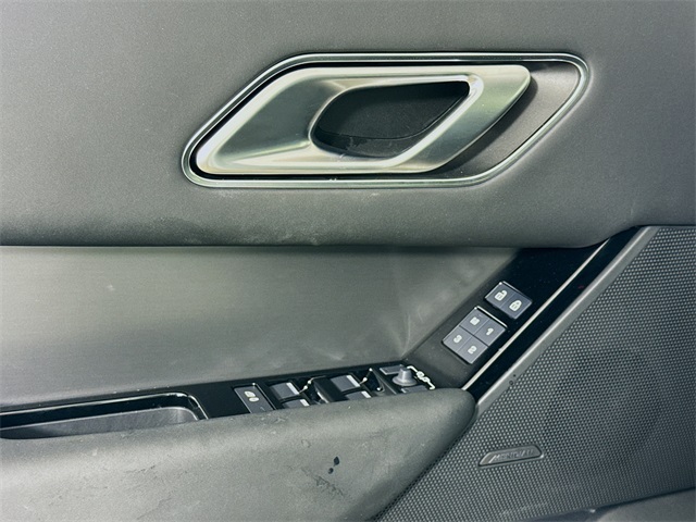 2026 Land Rover Range Rover Velar S photo 19