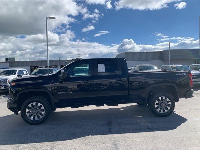 2024 Chevrolet Silverado 2500HD Custom photo 4