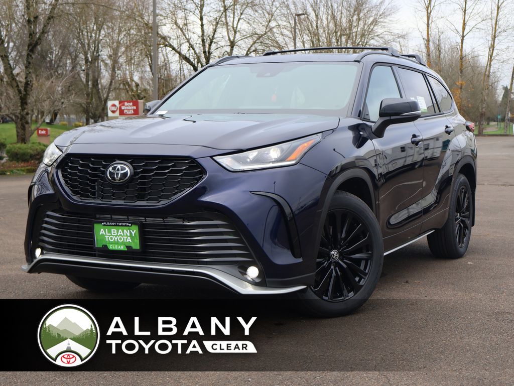 2026 Toyota Highlander XSE's photo