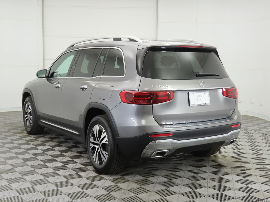 2026 Mercedes Benz GLB 250 photo 4
