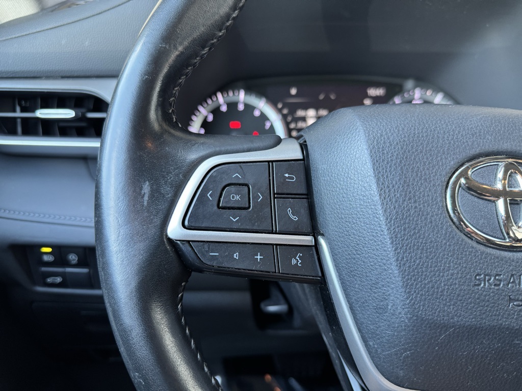 2023 Toyota Highlander L photo 18
