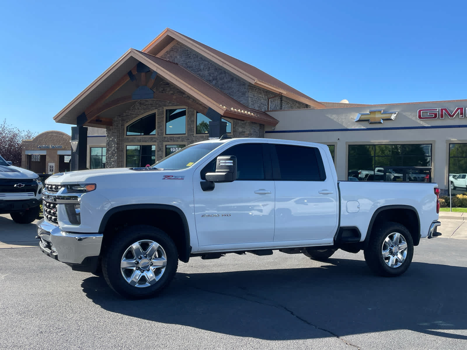 2023 Chevrolet Silverado 2500HD LT photo 2