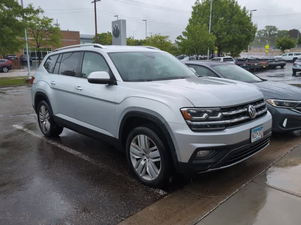 Used 2019 Volkswagen Atlas SE w/Tech with VIN 1V2UR2CA5KC517642 for sale in Saint Louis Park, Minnesota