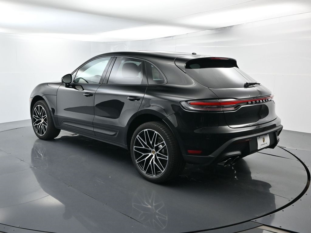 2026 Porsche Macan T photo 3