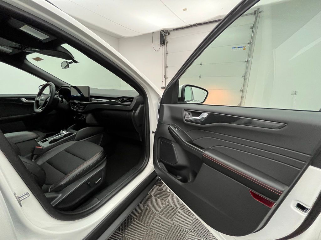 2024 Ford Escape ST-Line Select photo 25