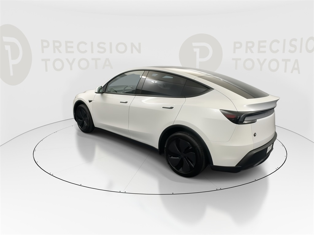 2026 Tesla Model Y Long Range photo 14