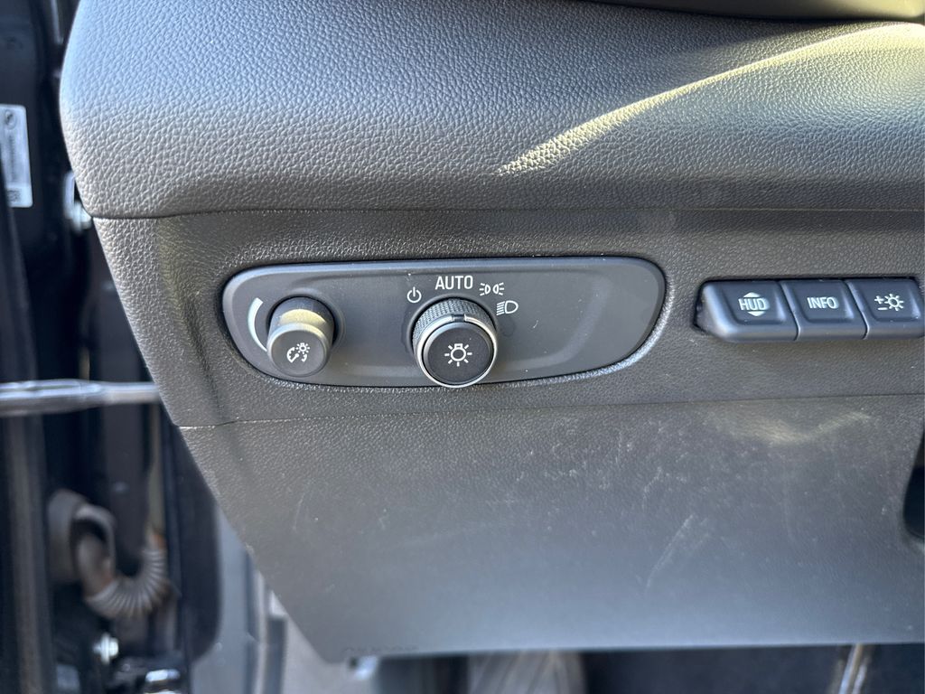 2022 Buick Envision Essence photo 27