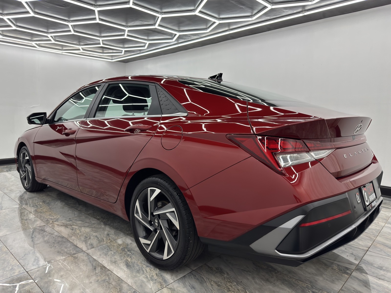 2024 Hyundai Elantra Limited photo 4