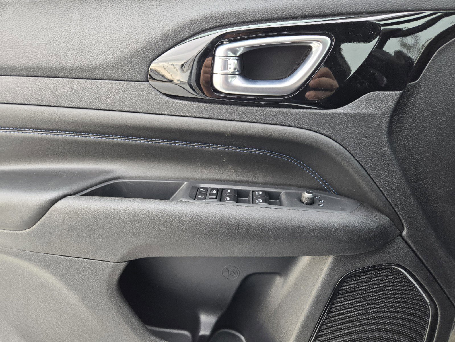 2025 Jeep Compass North Edition Latitude photo 15