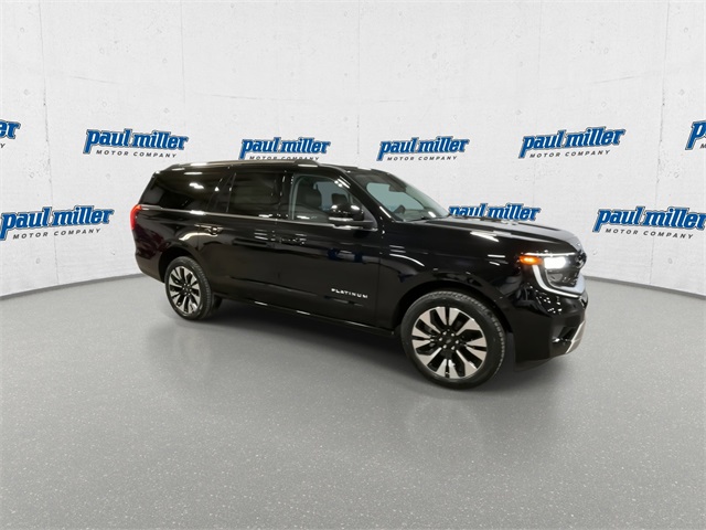 2025 Ford Expedition Platinum MAX photo 2