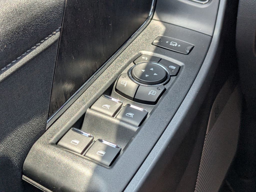 2025 Ford F-250 Lariat photo 25