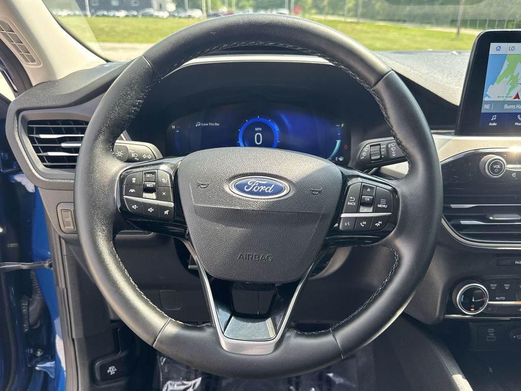 2022 Ford Escape SEL photo 8