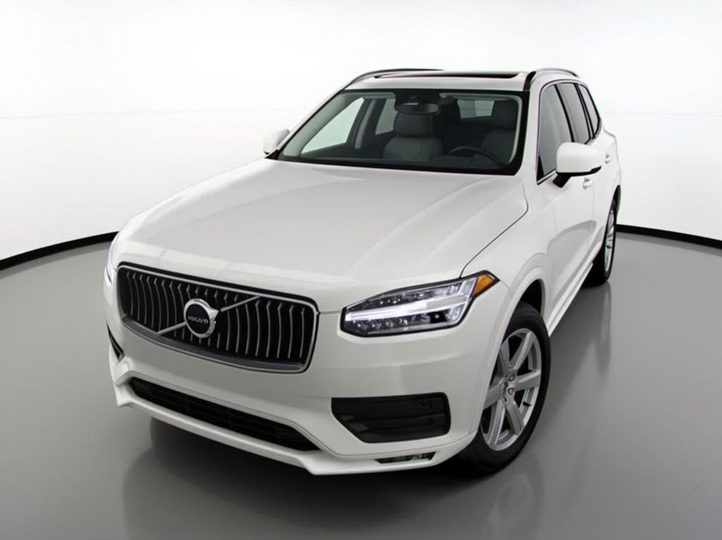 2023 Volvo XC90 Core's photo