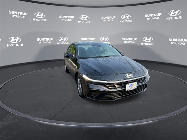 2025 Hyundai Elantra SE photo 4