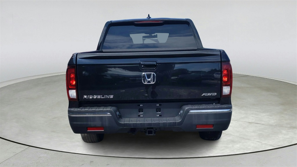 2017 Honda Ridgeline Sport photo 4