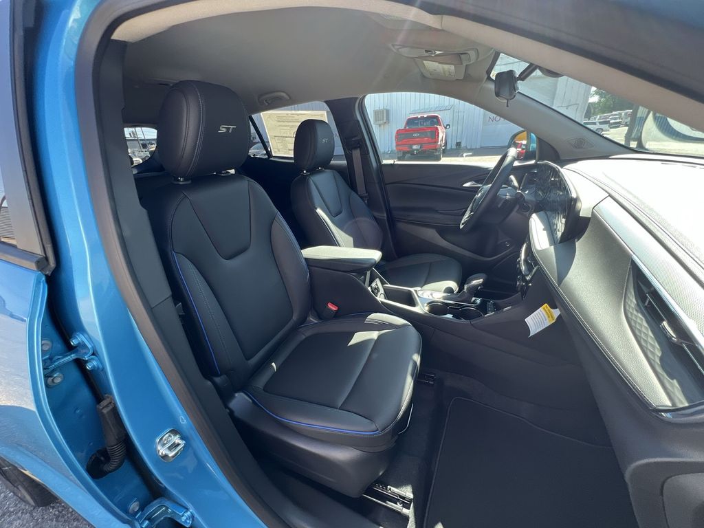 2026 Buick Encore GX Sport Touring photo 21