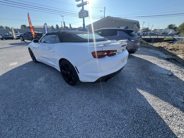 2021 Chevrolet Camaro LT1 photo 3