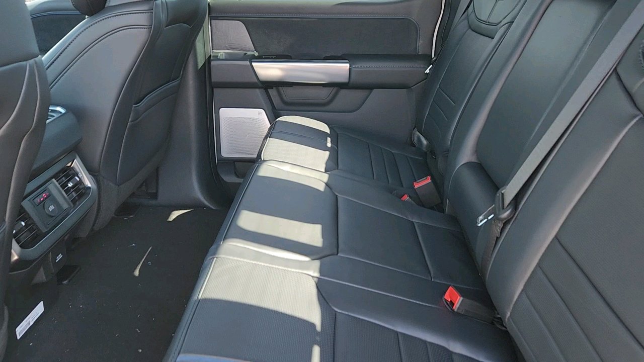 2025 Ford F-350 Platinum photo 19