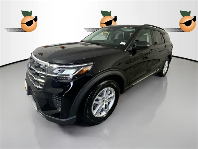 2025 Ford Explorer photo 2