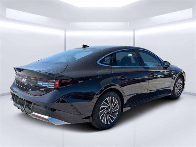 2025 Hyundai Sonata Hybrid SEL photo 3