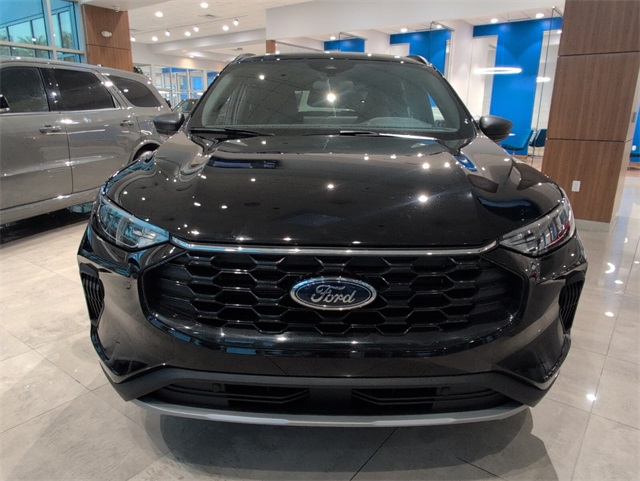 2025 Ford Escape ST-Line photo 2