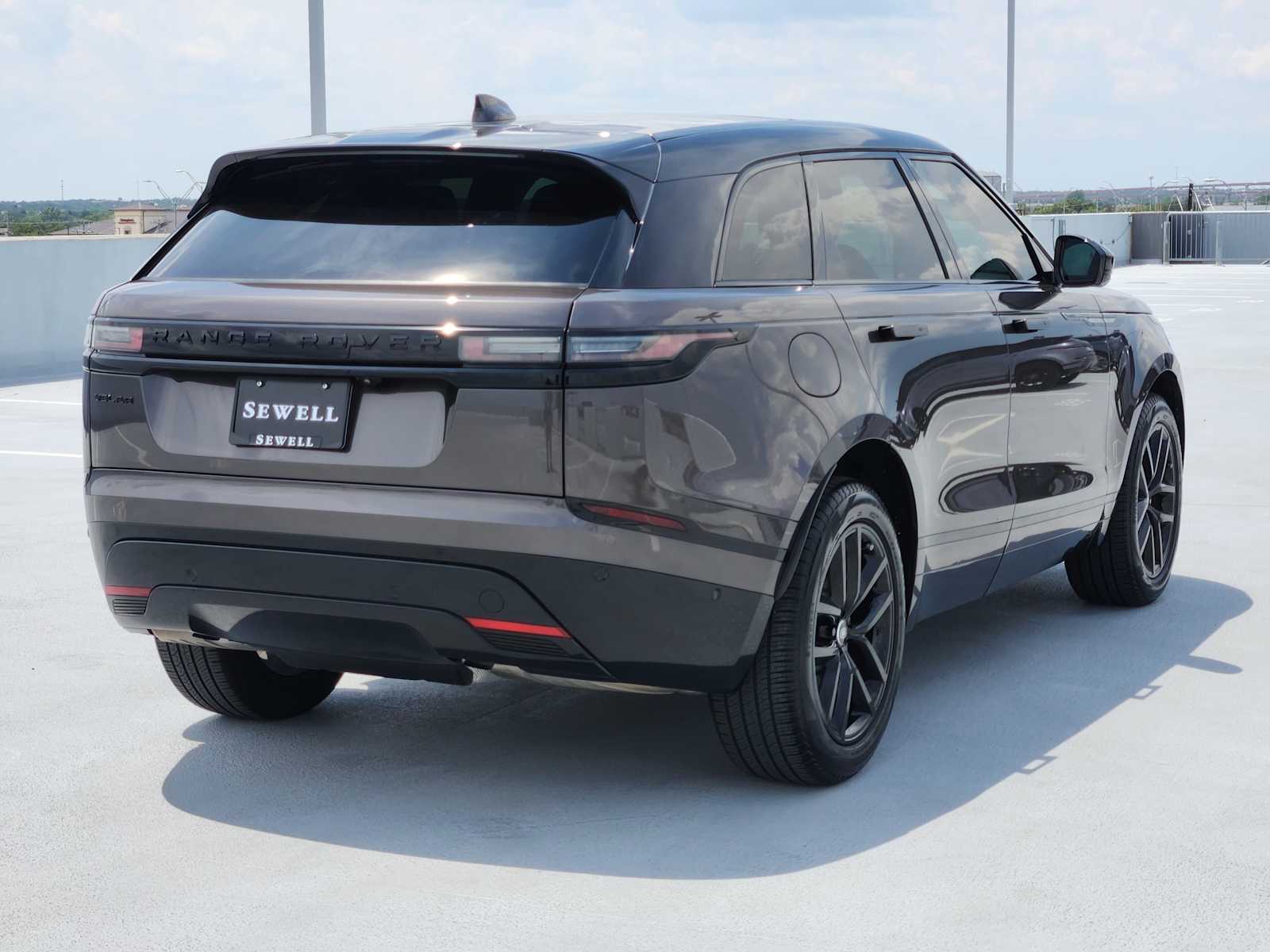 2025 Land Rover Range Rover SE photo 7