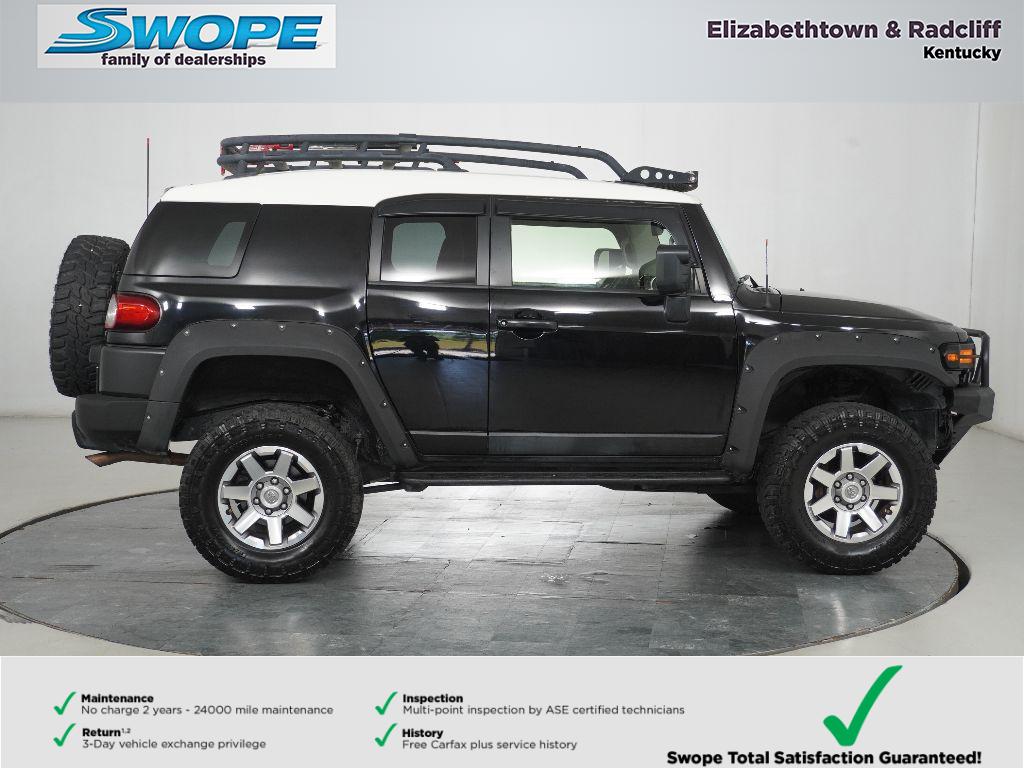 2014 Toyota FJ Cruiser Base photo 2