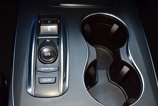 2017 Acura MDX SH-AWD Advance photo 17