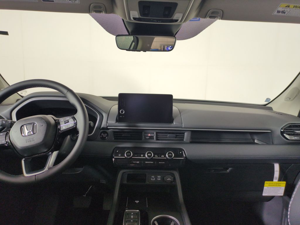 2025 Honda Pilot Touring photo 17