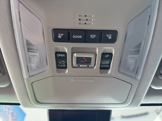 2021 Toyota RAV4 XLE photo 25