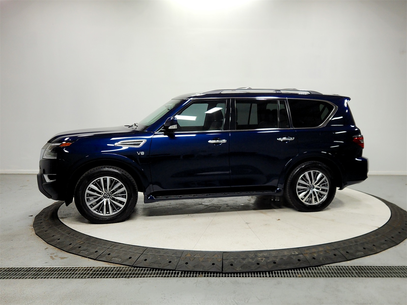 2021 Nissan Armada SL photo 2