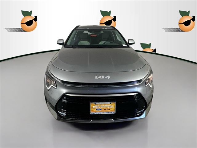 2025 Kia Niro SX photo 2