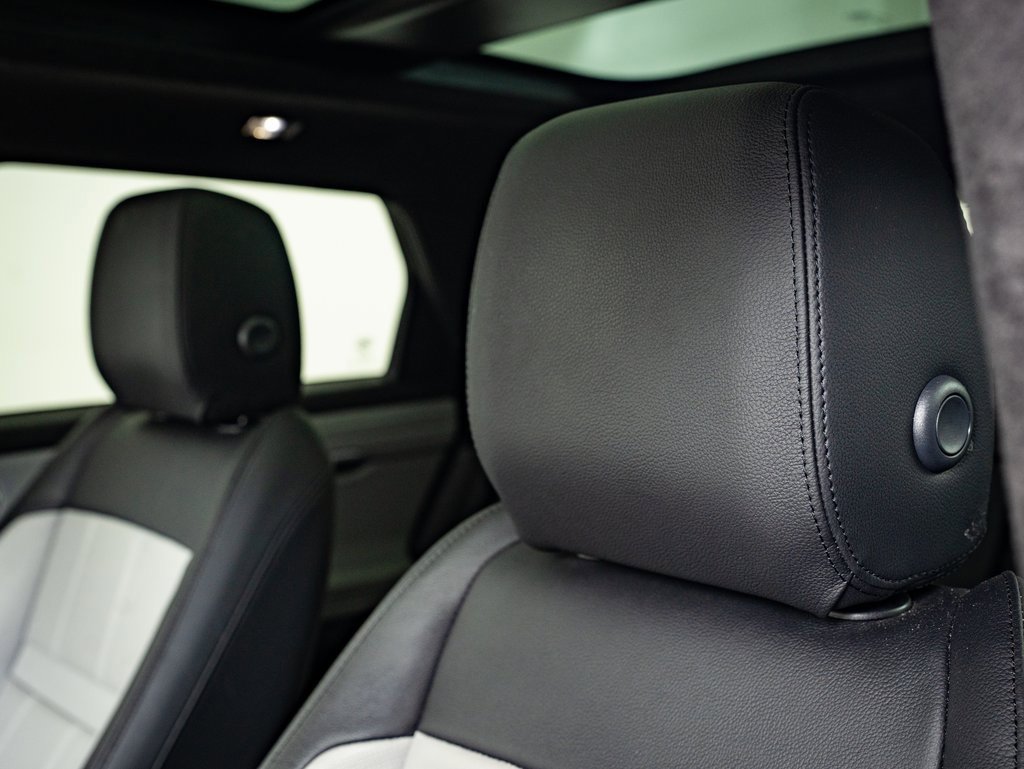 2023 Land Rover Range Rover Evoque R-Dynamic S photo 19