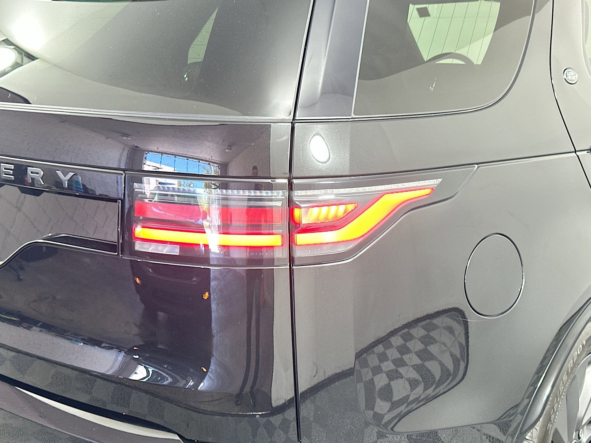 2024 Land Rover Discovery SE photo 21
