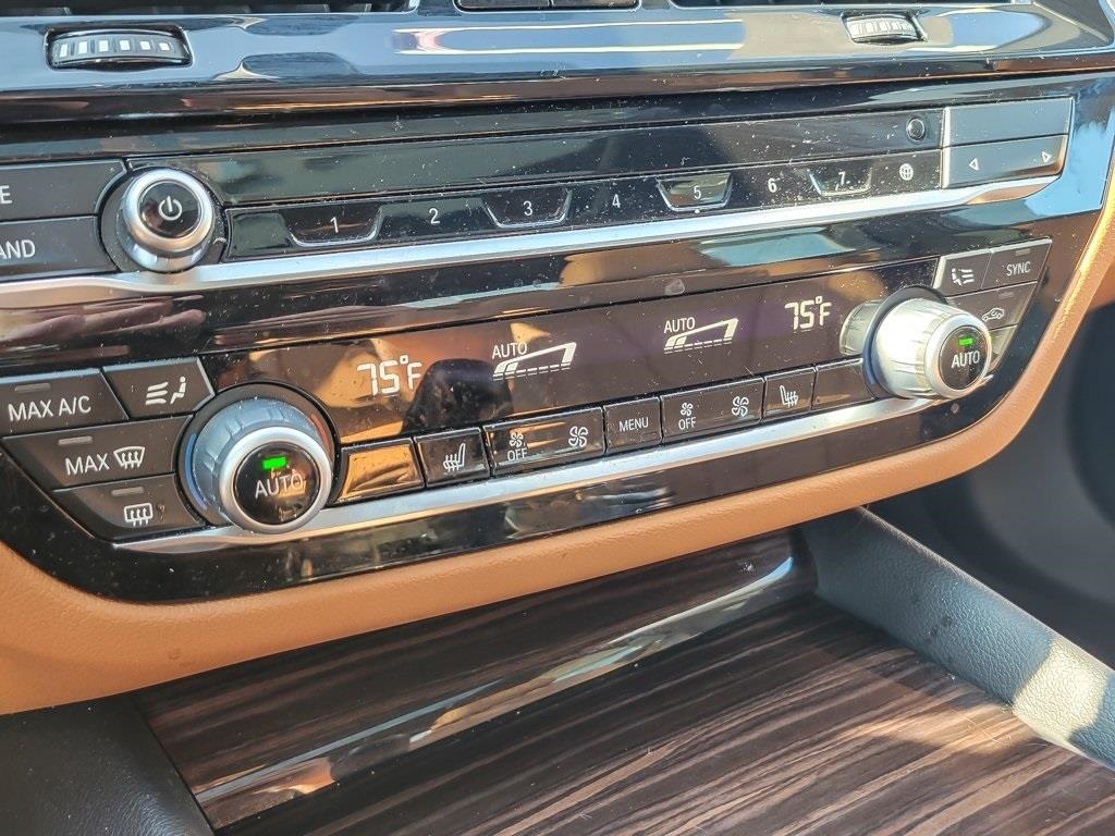 2023 BMW 530E - Image 15